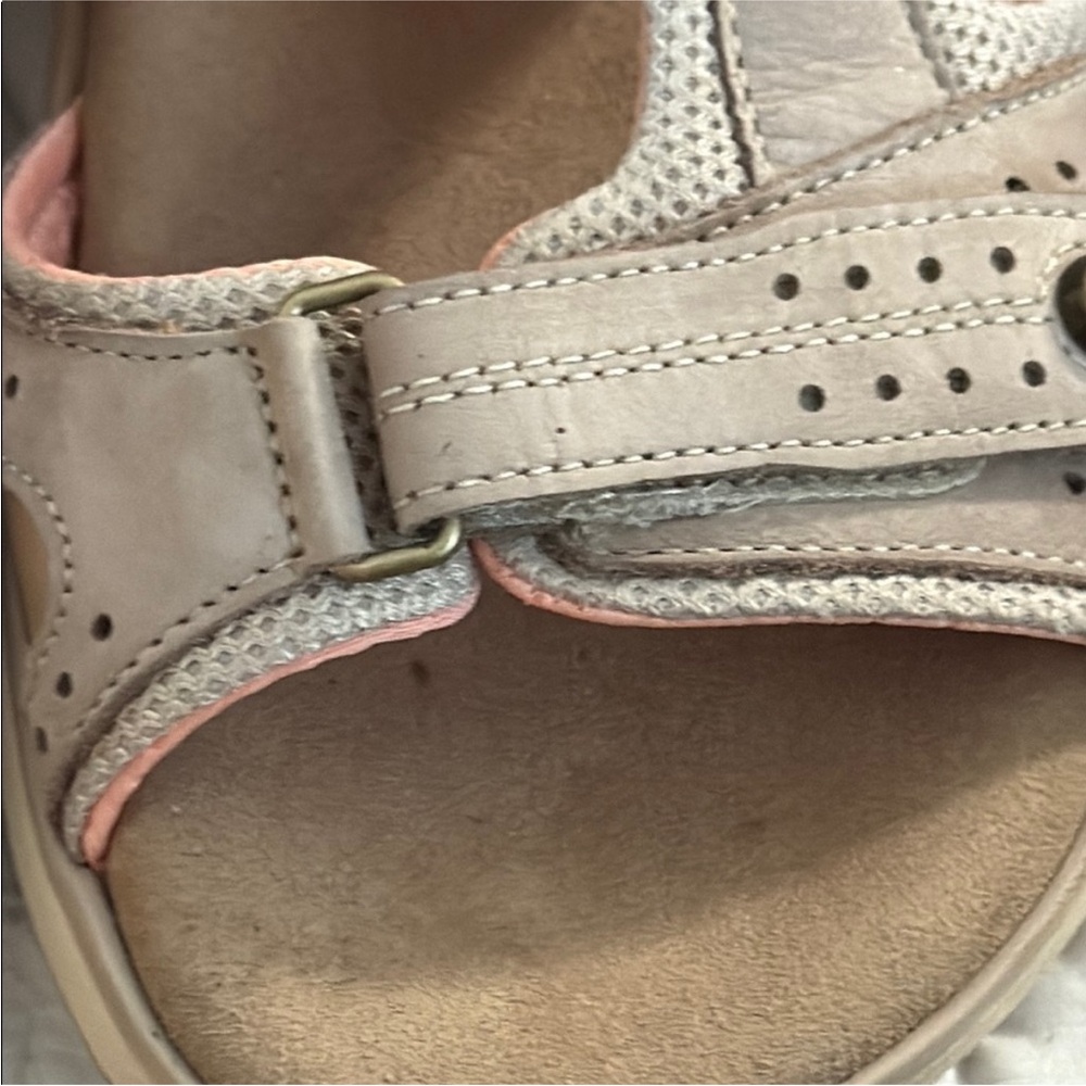 SAS‎ Embark Active Comfort Sandal Taupe Leather  Women Sz 6 - Picture 10 of 10